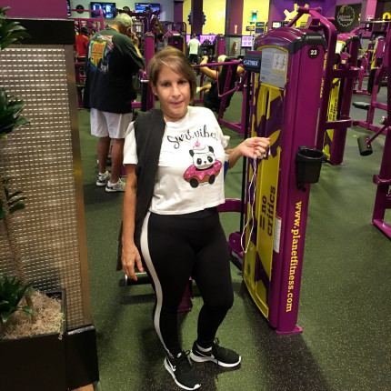 I'M ON KETO AND I'M REALLY GOOD BUT I DON'T LOSE ANYTHING. I HAVE THYROID PROBLEMS. ITS VERY HARD