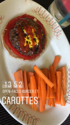 My lunch!!! I have to be focus to reach my final goal! An open-faced is an happy face!:blush: