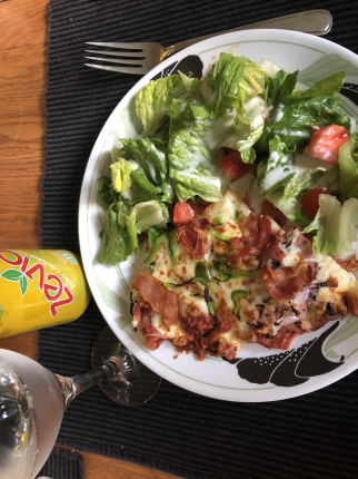 I only eat the top of my pizza yesterday night and share all the crust with my daughters!!!