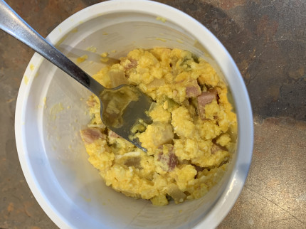 So they just crack an egg is awesome for a super quick breakfast. The sodium is a little high, but e