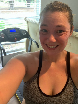 Happy Monday!! Got my eye on the prize. Wasn’t very motivated last week so I didn’t workout very har