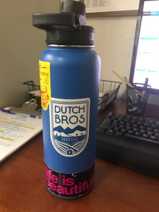 One of these babies down. 2 more to get to my water goal today! :droplet::droplet::droplet: