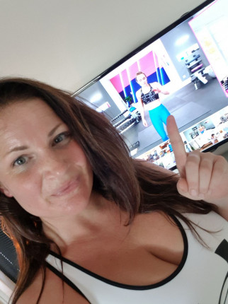 R1W1D5 Full Body Burn Advanced! I loved it! She is A-MAAAAAA-ZING!!! Have a good day!