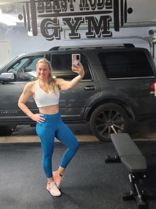 Week 3, Day 2 ??. Block 2 challenged me, especially those Bulgarian split squats???????? Happy Hum