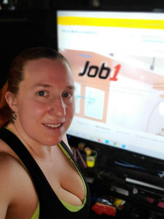 So I had a pretty exciting moment during HIIT It this morning. I'm in week 4 so we had burpees in it