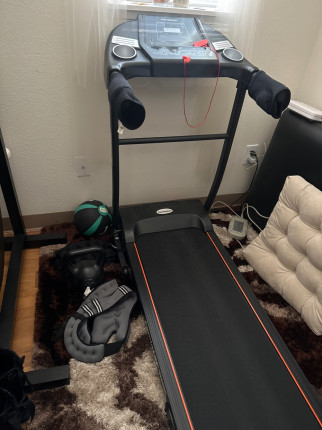 Getting in some lifts today and walking at home - little things add up every day :raised_hands:????: