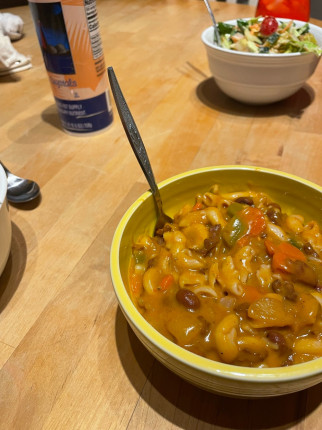 475 calorie Chili Mac. Vegan, GF, and such comfort food!