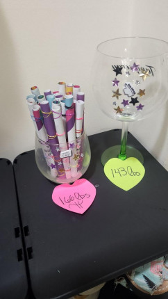 Shout out to Tracy J for the inspiration. She used straws & cute jars to "track" her pound by po