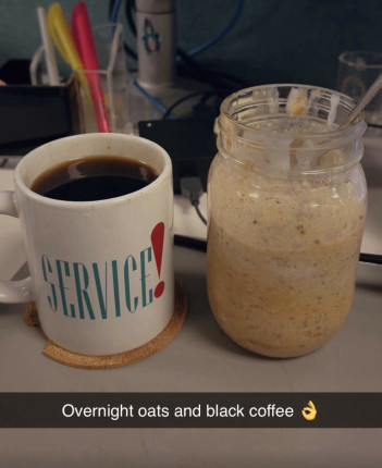 How’s everyone feeling today??? I started my day with a lower body workout and now eating some overn