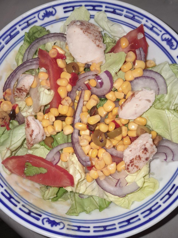 Hello, today's lunch is a chicken salad. With olive oil and mustard dressing. I ate french fries yes