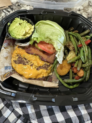 Hubby surprised me by ordering a lunch fit for a DietBet Queen #happywife