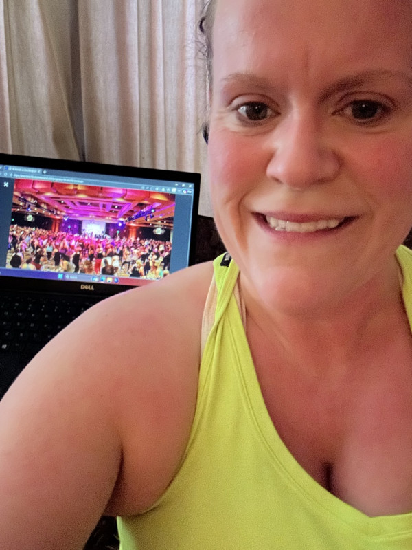 Fat blast week 3 day 6 10 rounds ✅ love boxing!!!