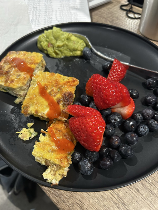 Breakfast! 😁This morning I completed 30 minutes on the elliptical.I am really aiming to hit my wate