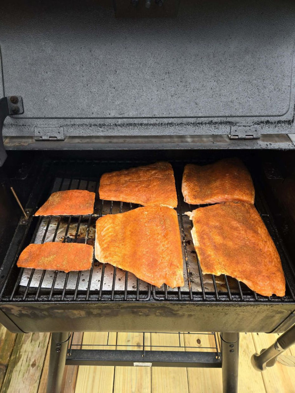 Today we had family over so we all enjoyed some smoked salmon and salads! It's always nice to show f