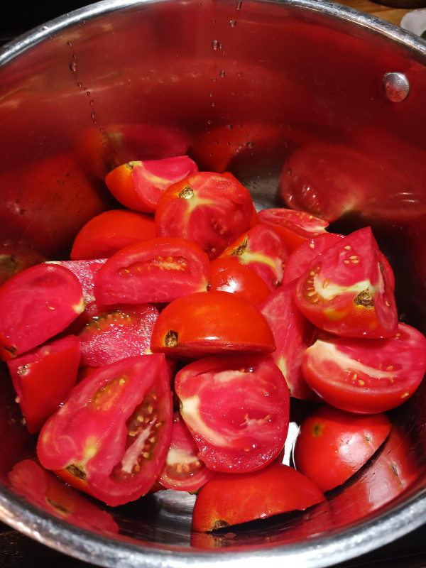 Making fresh pasta sauce. Yum!