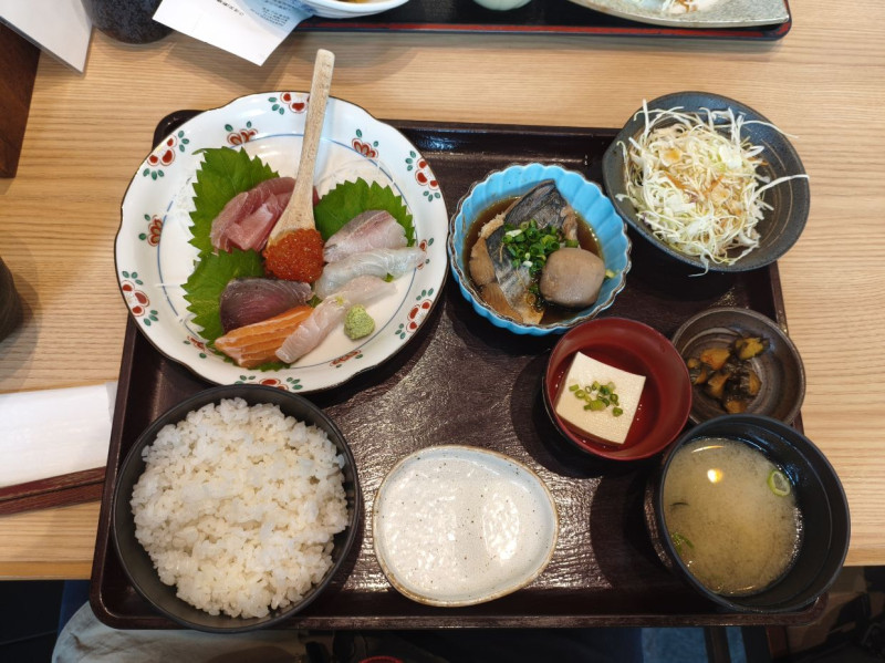 Fish, fish, tofu and soup lunch