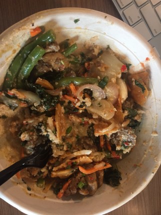 Cauliflower rice chicken bowl with carrots, sweet potatoes, beans, spinach and onions from GrainMake