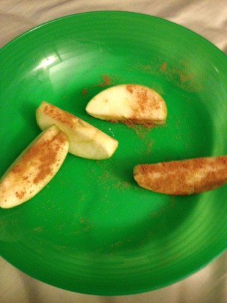 Apple slices with cinnamon! Such a yummy breakfast :)