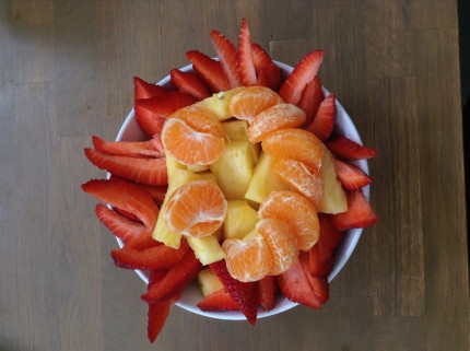 Fun fresh fruit face... Yum!